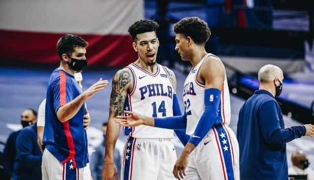 篮网队|NBA今日对决9场，篮网+76人隔空暗战争夺东部榜首！湖人+火箭亮相