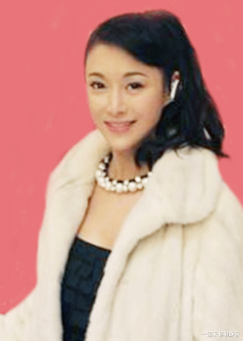 唐国强|唐国强女儿莉莉：母亲去世内心有痛，继母和父亲让她在悲痛中坚强