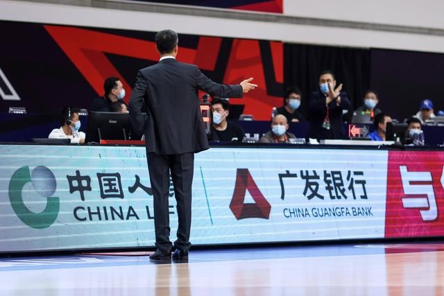 教练|球迷心声即正义！这个48号有点损，老叔申诉成功禁赛减免2场？