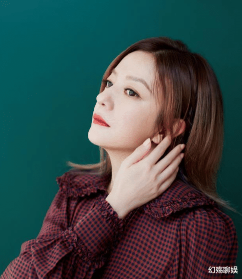 赵薇|与百亿富豪分手,转身嫁二婚“丑男”,赵薇生活真的幸福吗?