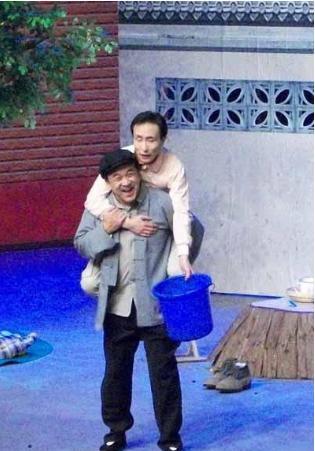 破产|国家一级演员黄宏：上午被免职，下午就被带走，他是得罪了谁？