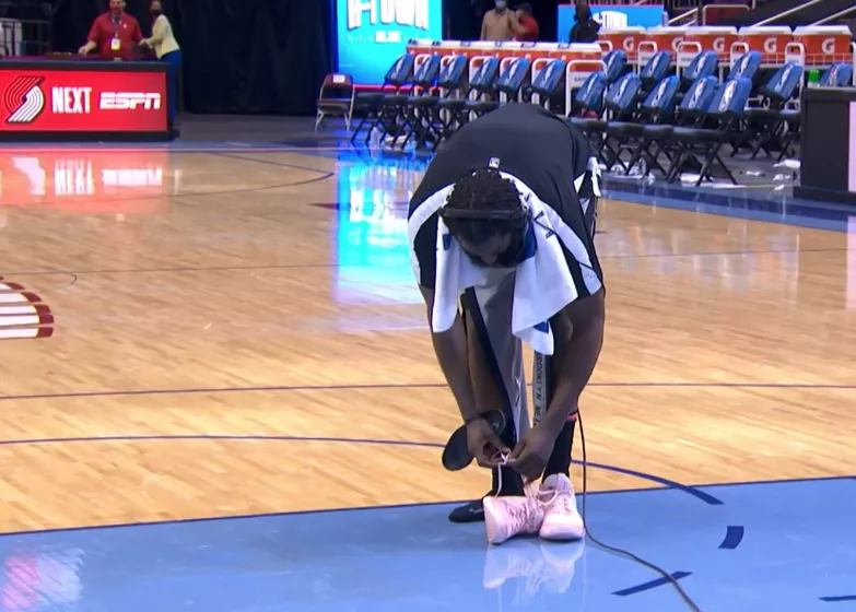 詹姆斯·哈登|13連敗！火箭用這種方式致敬哈登......