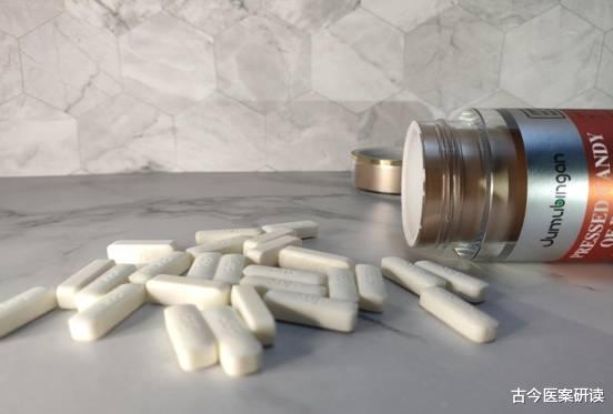 骨质疏松|吃一次相当于喝5桶地沟油，医生：很多人还爱吃，骨骼疏松如“蜂窝”