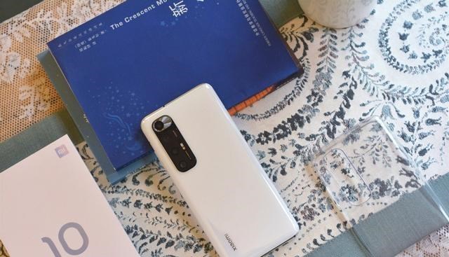 为娃学画丫|小米10S比荣耀V40便宜600元，全面对比，哪款更值得？