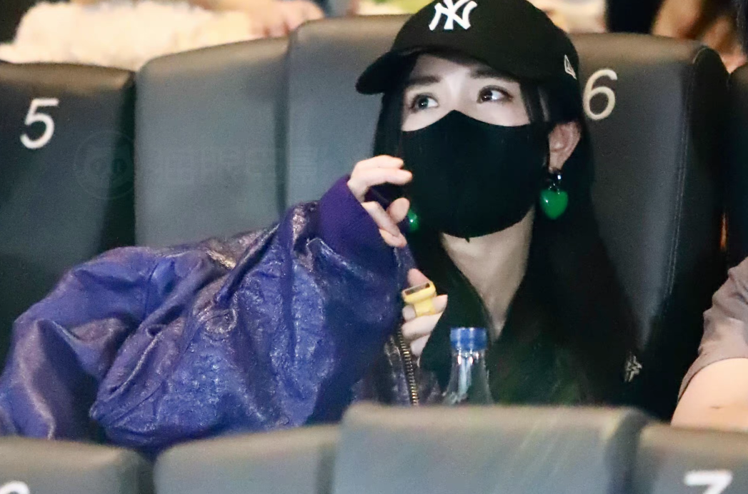 杨幂|杨幂:口罩也遮不住的美颜