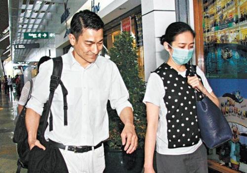 刘德华|女网红对已婚的刘德华疯狂求爱“接受我的爱就送1亿洋房”，毫无道德底线