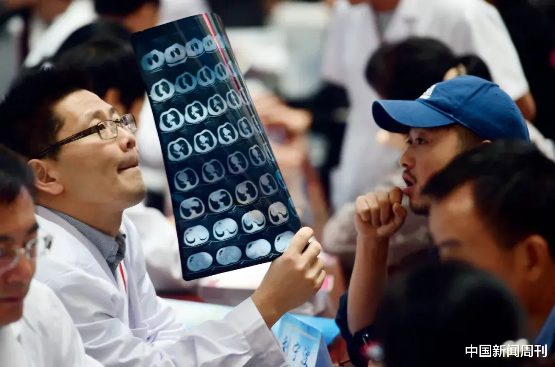 中国新闻周刊 癌症成为慢性病：带癌生存如何实现