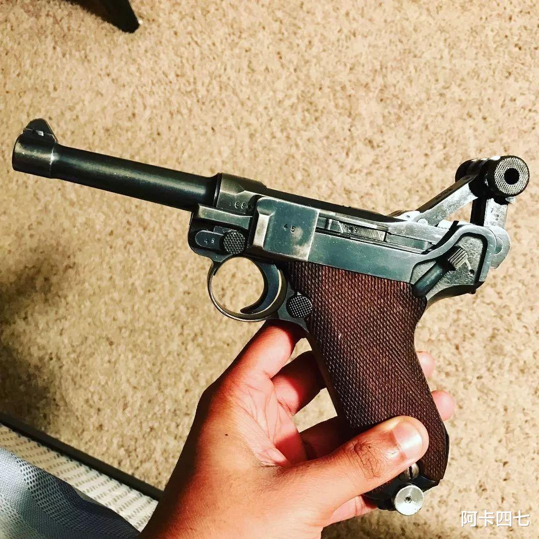 毛瑟c96|盘点世界4大名枪：毛瑟C96堪称枪中之王，八路军装备超100万支