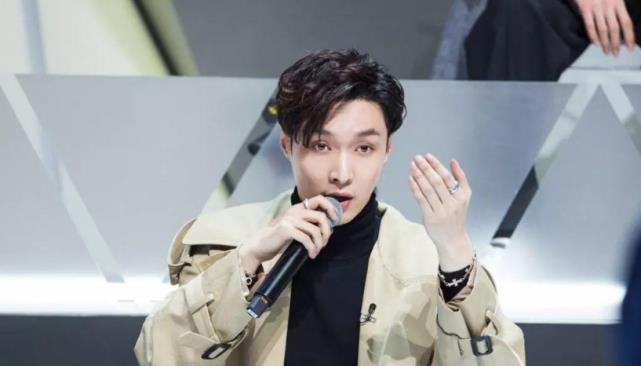 杨紫|张艺兴杨紫恋情实锤了？早在1月份就有人曝出四大瓜，前三已应验