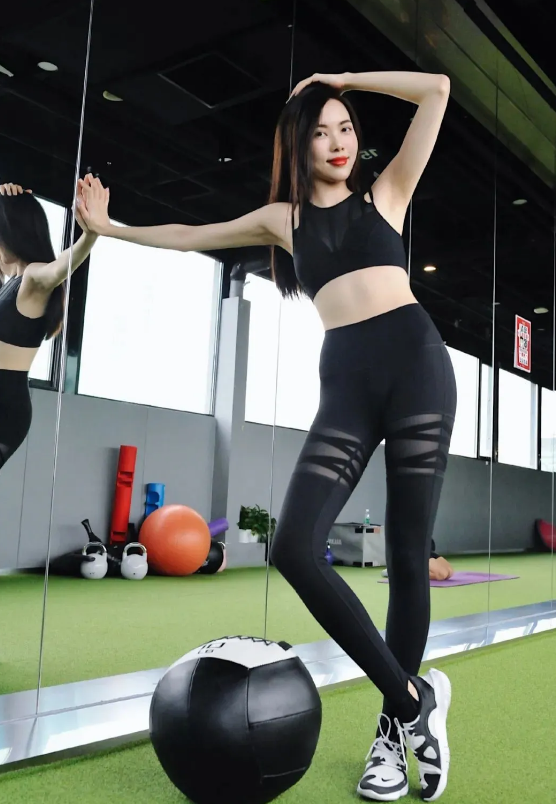 健身|健身博主在线分享腰臀比塑形技巧，别只知道减肥