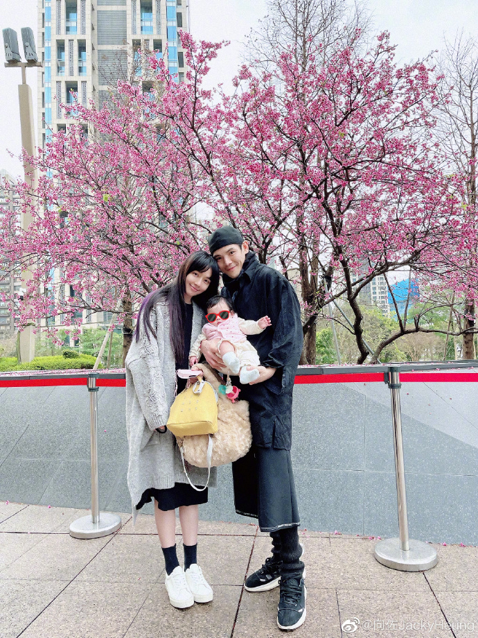 情人节|情人节，向佐晒出六张照片，重点却在“第三张”“第五张”