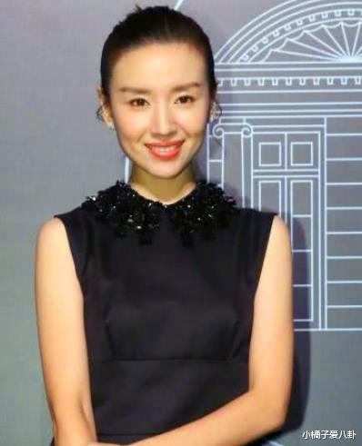 董洁|董洁自从出轨后，整个面相都改变了：嘴都变凸了！如何从清纯变刻薄的？