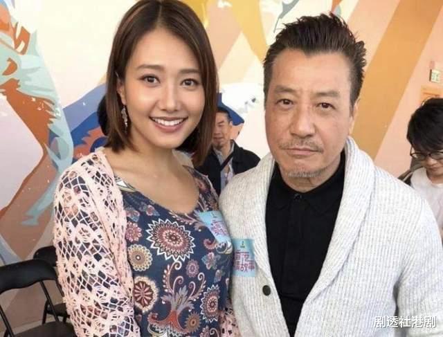 石修|香港著名老戏骨迎74岁生日，保养似小伙，被赞越老越有味道