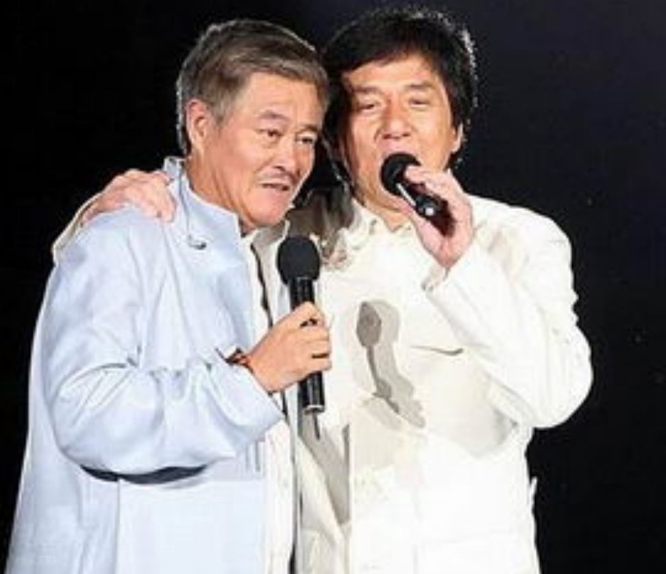 佟丽娅|说好不收礼，看到赵本山的“7000万”大礼，成龙居然欢喜收下！