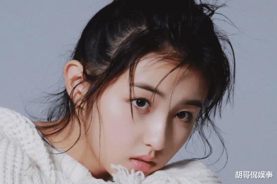 张子枫|弯弯眼睛、面容干净的张子枫多奖项傍身，已成为演艺圈后起之秀