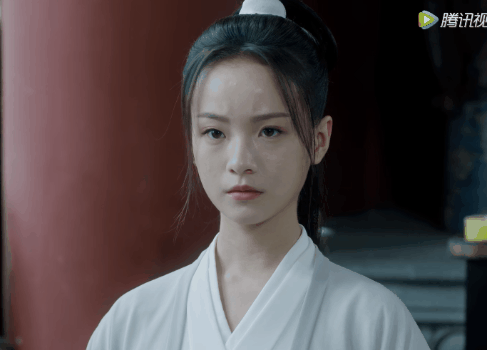 李庚希|长相普通不是你的错，但演女主只会“站桩”，就别怪女配抢风头了