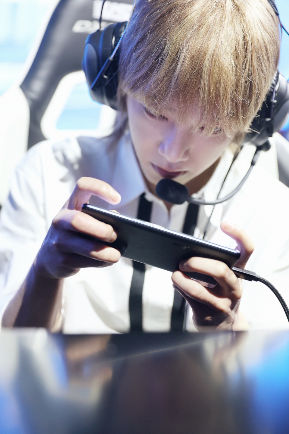 心动4|歌王华晨宇《飞行指挥家》：我偏用热爱 翻盘赢个精彩