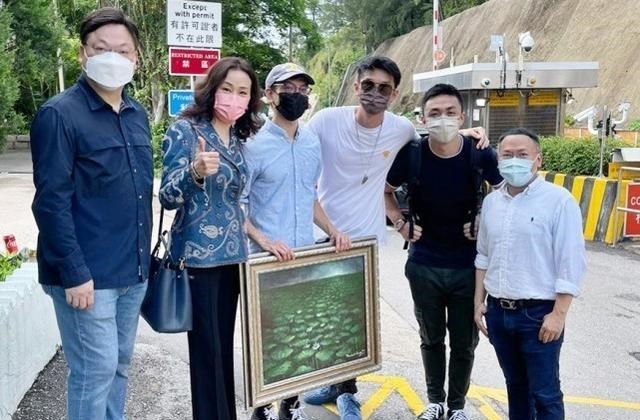 情窦初开的青春|陈振聪刑满出狱激动与儿子拥抱庆祝，仍不放弃争夺龚如心千亿遗产