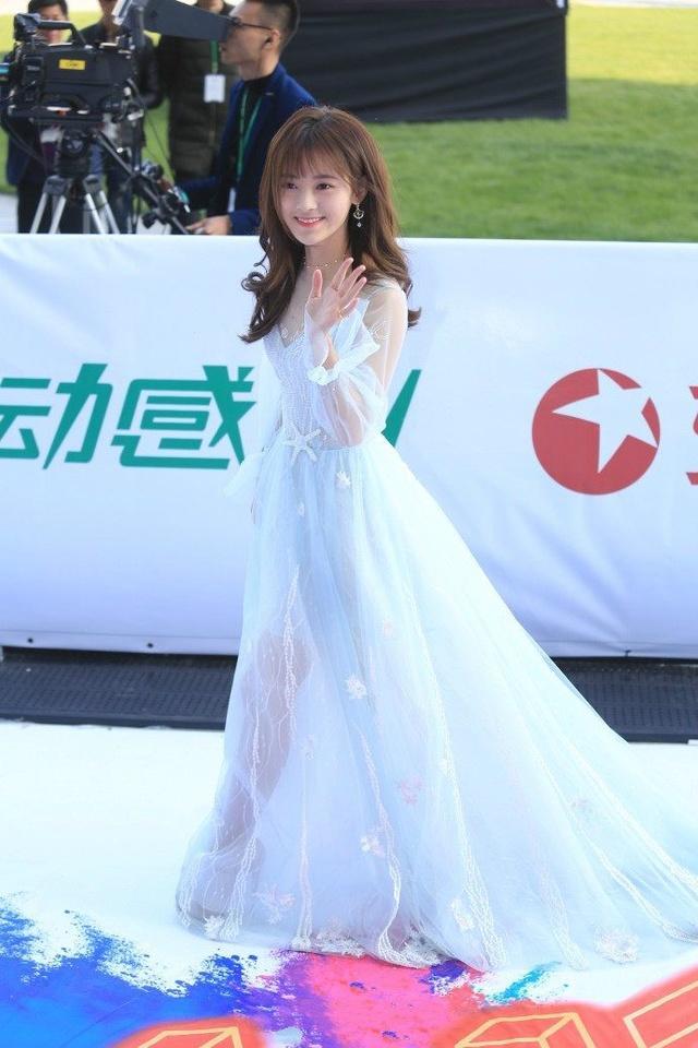 蒋欣|此7位女星，看脸无可挑剔，走红毯就像个笑话，各有各的缺点