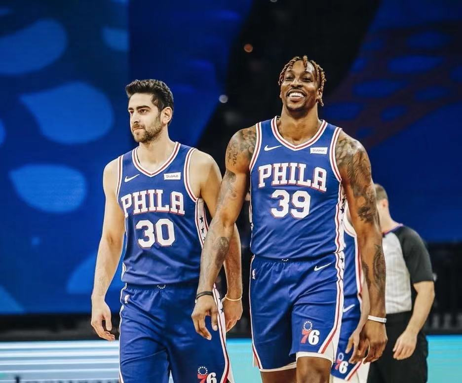 德懷特·霍華德|剛剛！霍華德終于爆了！100%命中率干翻東部新貴！湖人不該放走他