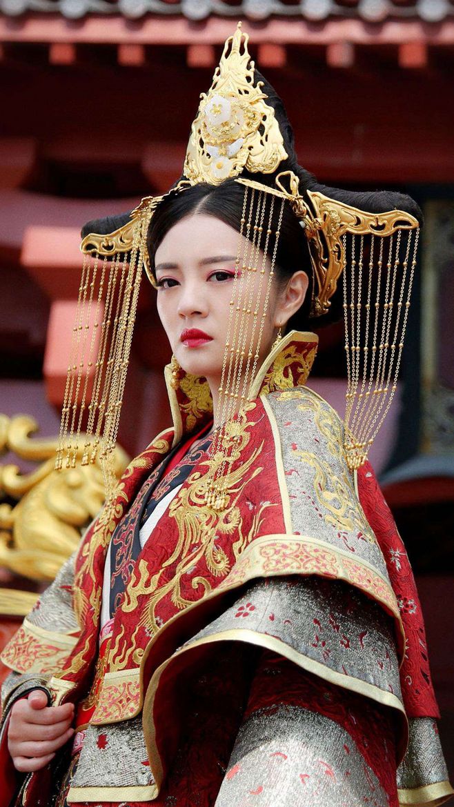 安以轩|演技不行就别怪存在感低，这4位演员反配为主，气场太强大