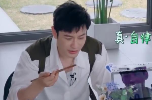 黄晓明|黄晓明为拍戏保持身材，只敢吃一根面条，却被宁静批评太作
