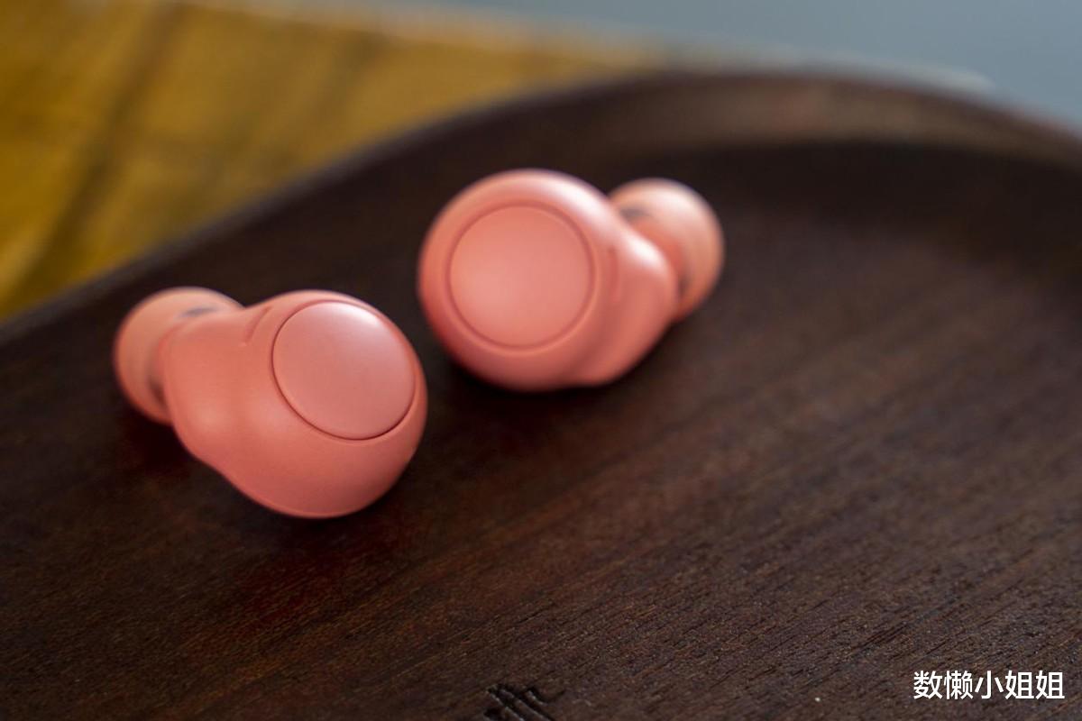 耳机|小身材的颜值担当,推荐给女生的轻巧耳机,索尼WF-C500体验分享