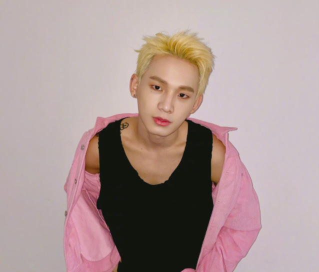 r1se|R1SE团魂不散！张颜齐将闪电logo纹在肩膀，击碎成员不合谣言