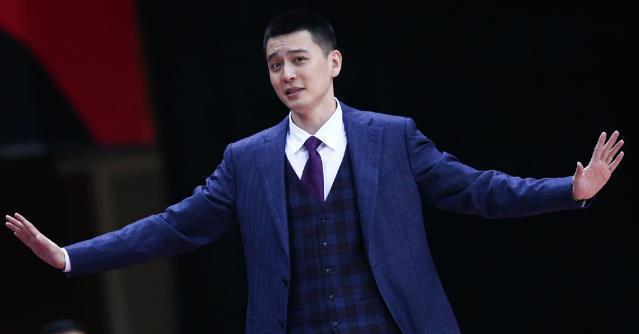 辽宁男篮|辽宁男篮打青岛全是三分雨，难道杨鸣新赛季要玩“炮轰”战术？
