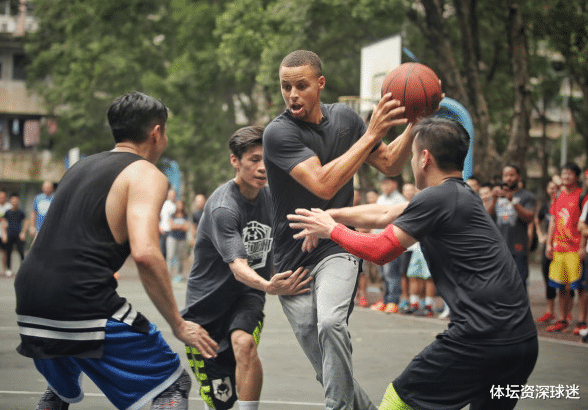 斯蒂芬·库里|库里、姚明、奥尼尔、格里芬、霍华德，诠释普通人为何打不了NBA