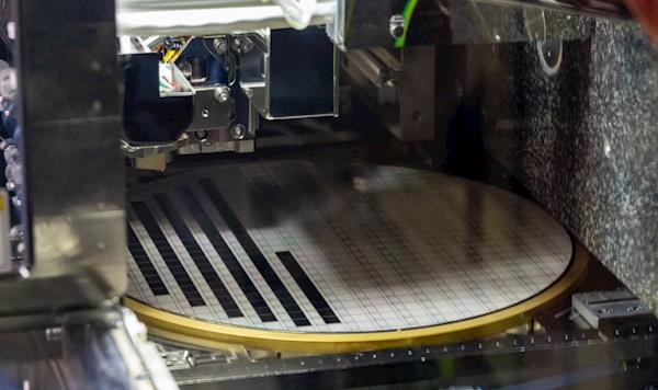 酷睿处理器|Intel 14代酷睿Meteor Lake处理器工厂实拍照曝光:7nm工艺