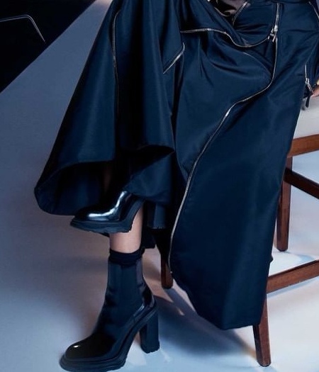 时尚课|全智贤最新造型，利落短发配深V礼裙，霸气一姐范十足！