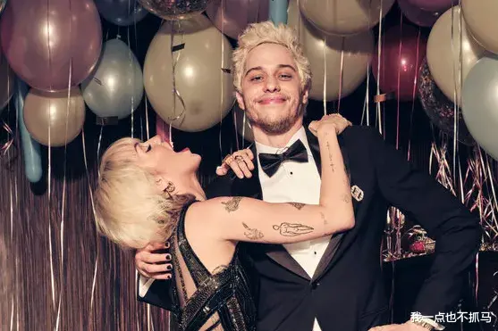 卡戴珊|卡戴珊遭新欢姐妹双重背叛！直接取关：塑料友谊！鲜肉靠不住！