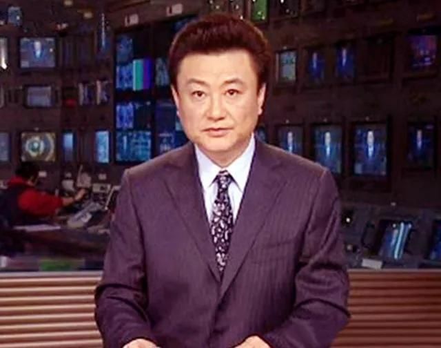 钱枫|“央视主播”王宁，娶小两岁妻子恩爱34年，女儿貌美如花