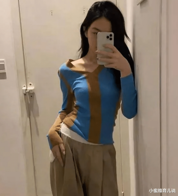 汪峰|王菲女儿和汪峰女儿聚会，自拍照引群嘲：小小年纪怎么穿成这样？