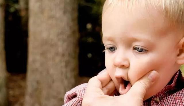 一只小羊仔 怀疑孩子不是亲生，宝爸偷偷做亲子鉴定，意外发现妻子的“秘密”