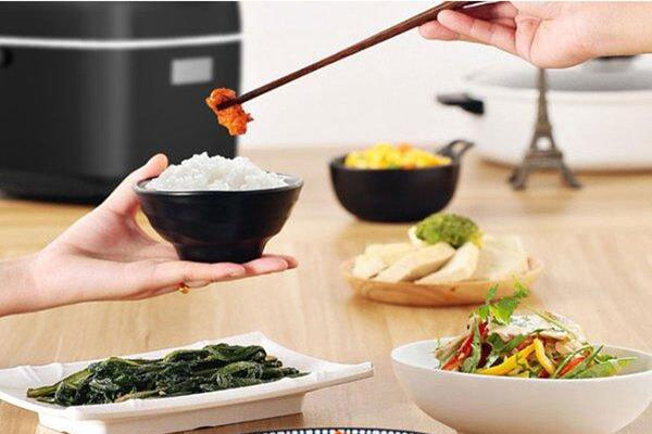 饮食|少吃？不吃？健康减肥的晚餐到底该怎么吃？