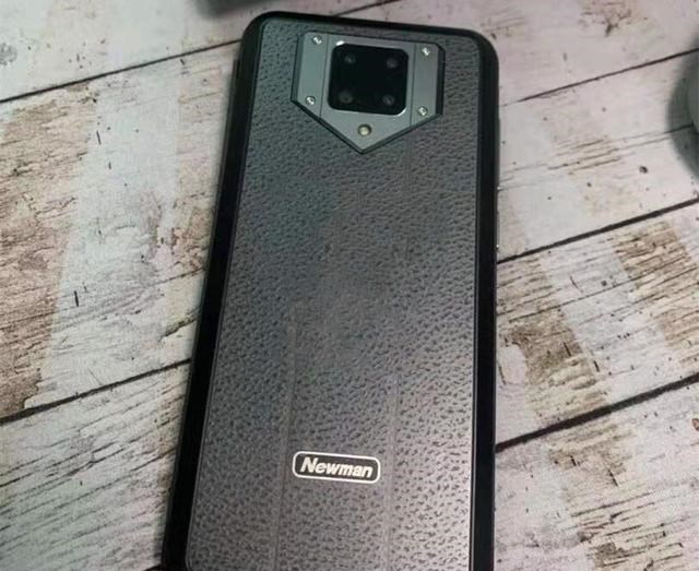 民警 10000mAh大电池+3D面部解锁+2100万像素,8GB+128GB版跌至899元