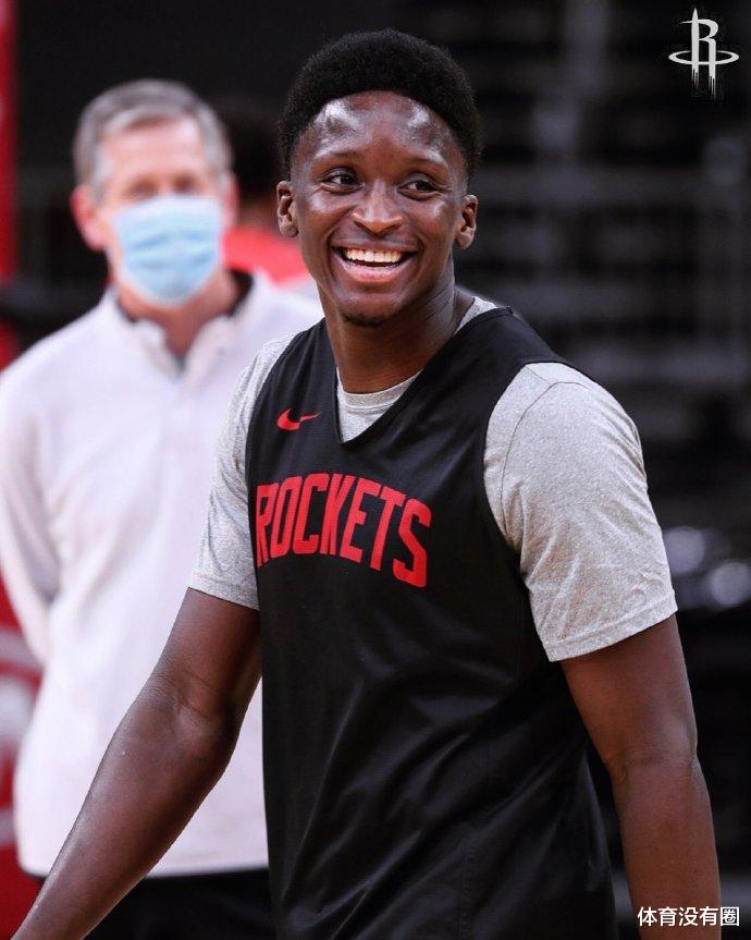 奥拉迪波|不想离开火箭了？奥拉迪波用行动证明，斯通给他开出了一个条件