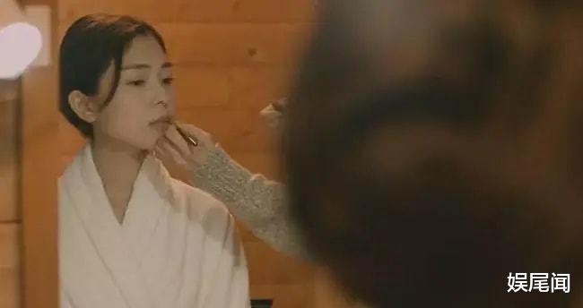 他克扣演员伙食费,潜规则两名刚毕业女生,自有人替天行道除恶人