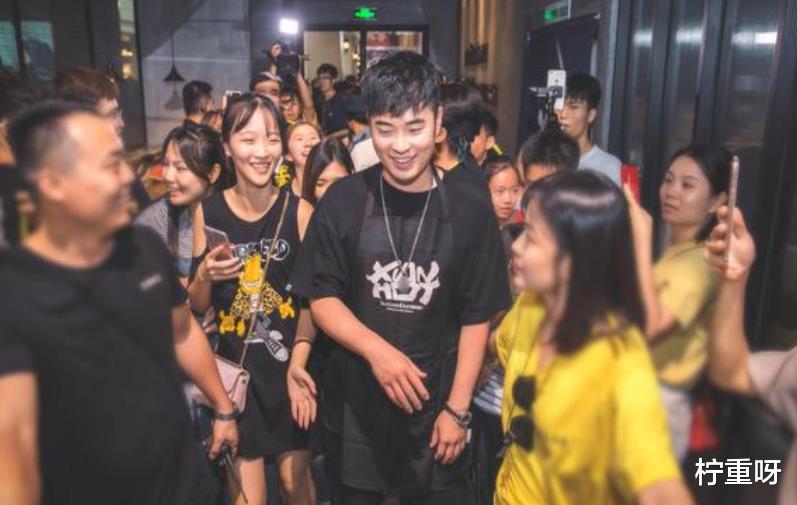 柠重呀|吴亦凡翻车后，娱乐圈乱象逐渐被整治，郑恺等人遭到点名敲打