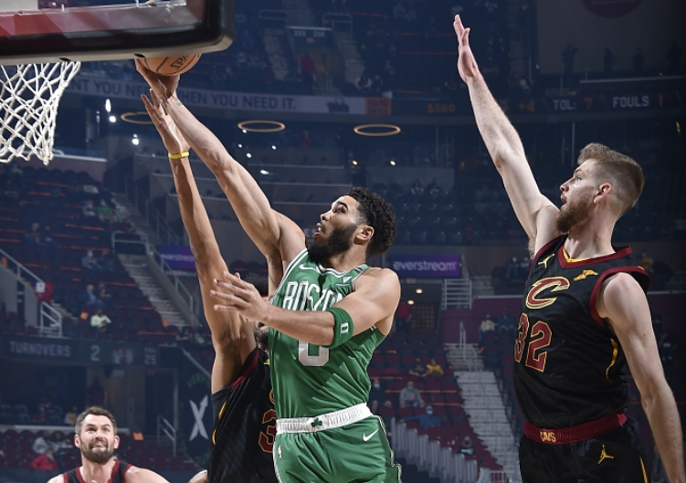 凯尔特人队|超级大冷！乐福轰30+14梦回巅峰，绿军惨遭羞辱，篮网连收大礼