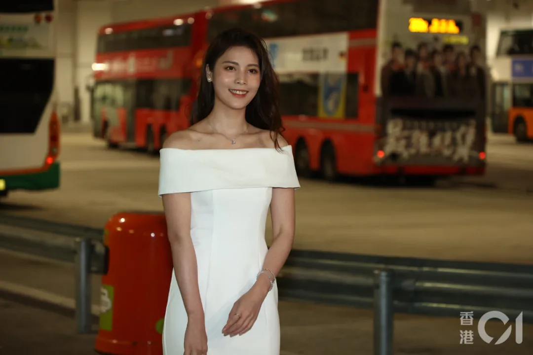 王宝强|2021港姐第二轮面试入围佳丽！19岁“佛祖港姐”率先爆红，网友称佛法无边