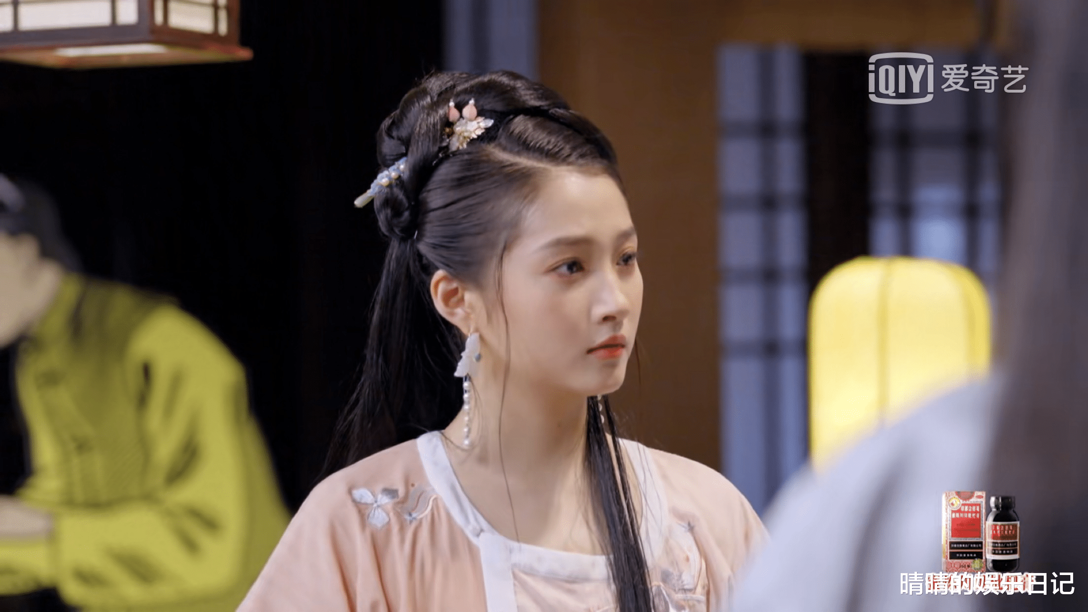 关晓彤|8小时冲上综艺热播榜第一!李易峰、关晓彤这部推理综艺火了?