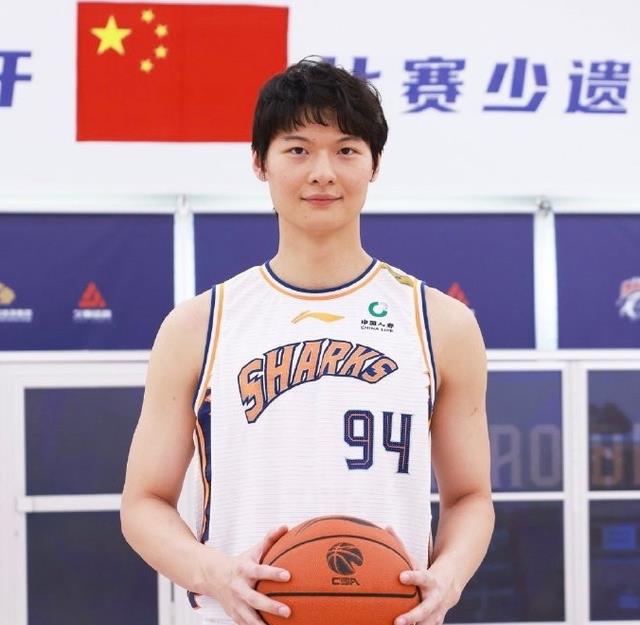 颜家欣说情感|西蒙斯下家赔率出炉：勇士第四，开拓者第一，上海大鲨鱼也来插足