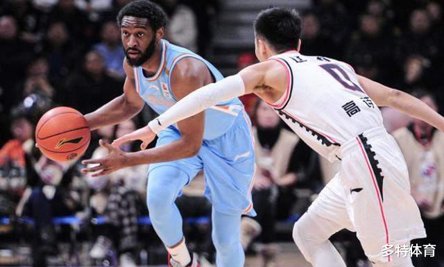 遼寧男籃|郭艾倫23分遼籃仍慘敗四川，宏遠(yuǎn)徐杰跟腱受傷，新疆官宣好消息
