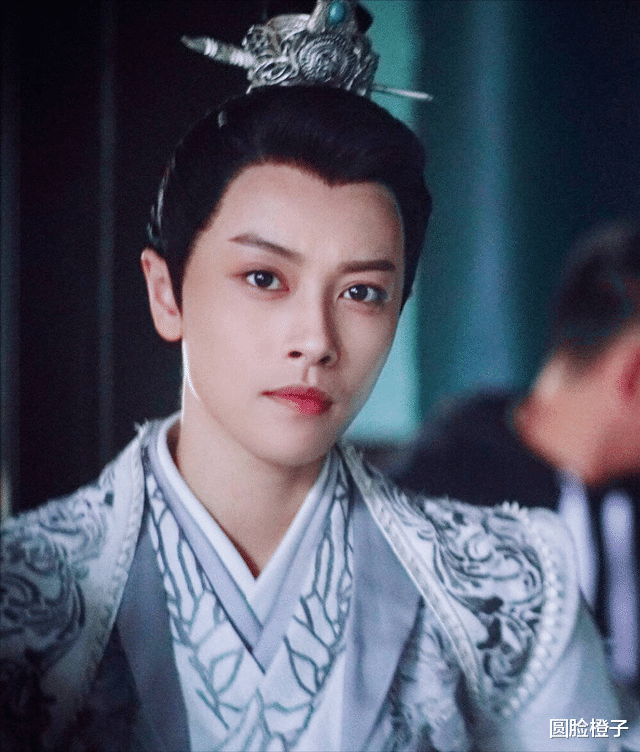 邢恩|女演员偶像包袱太重，我们多久没看到认真的“女扮男装”了？