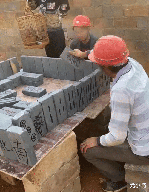 农业农村部|去钓鱼不知被啥咬了，这就想吃席了？哈哈哈