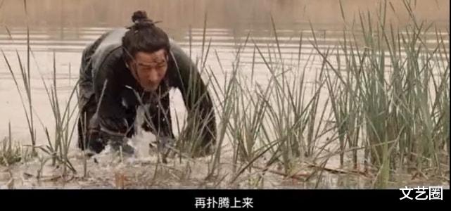 黄轩|《风起洛阳》黄轩为求真实寒冬潜入污水潭多次，拍至眼睛红肿很敬业