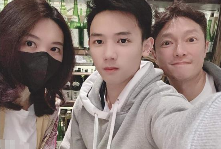 哑巴新娘|15年了，《哑巴新娘》2位主角今昔对比，容颜难变，事业差别大！